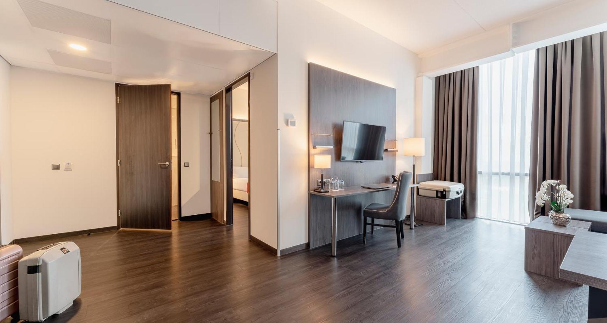 Plaza Premium Almere Exterior foto